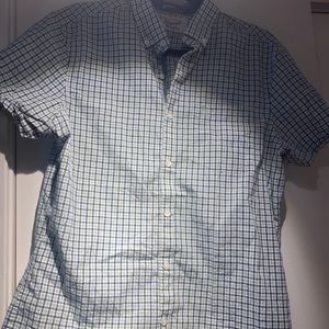 Button up short sleeve shirt